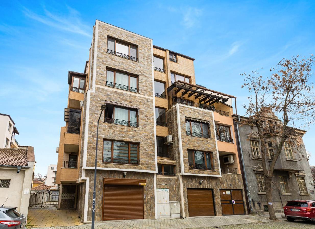 The Walnut 2Bd Apartment Пловдив Екстериор снимка